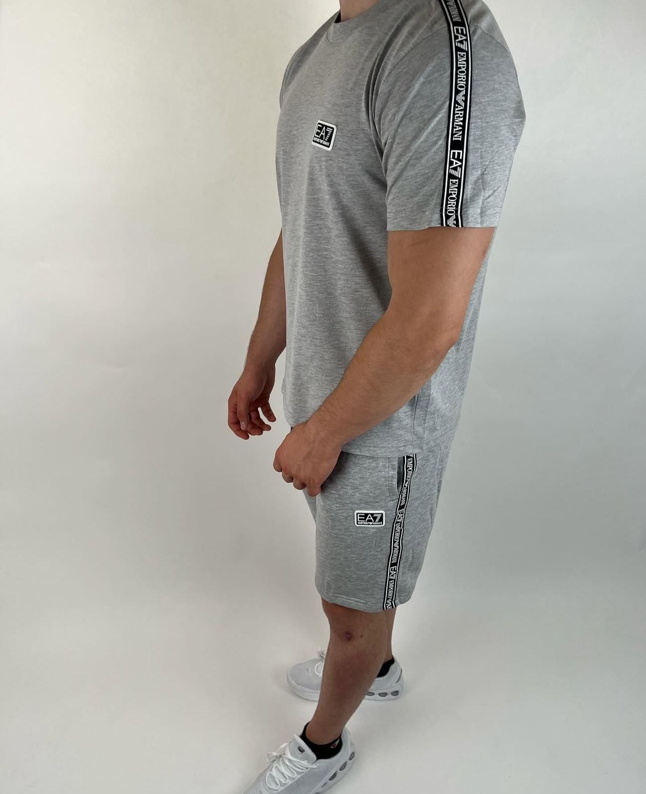 Conjunto de verano EA7 gris