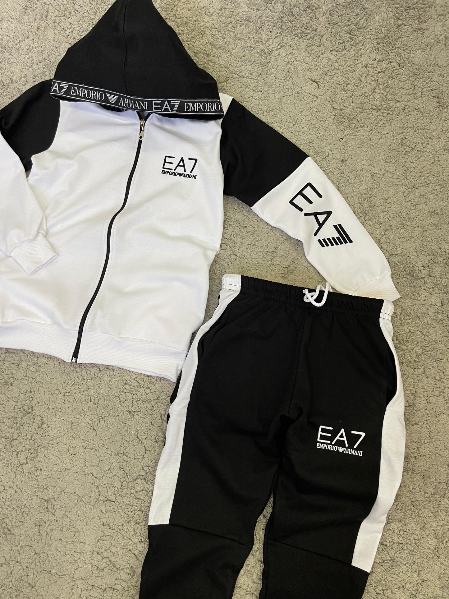 Novedad Chándal EA7 “blanco” "Baja calidad"