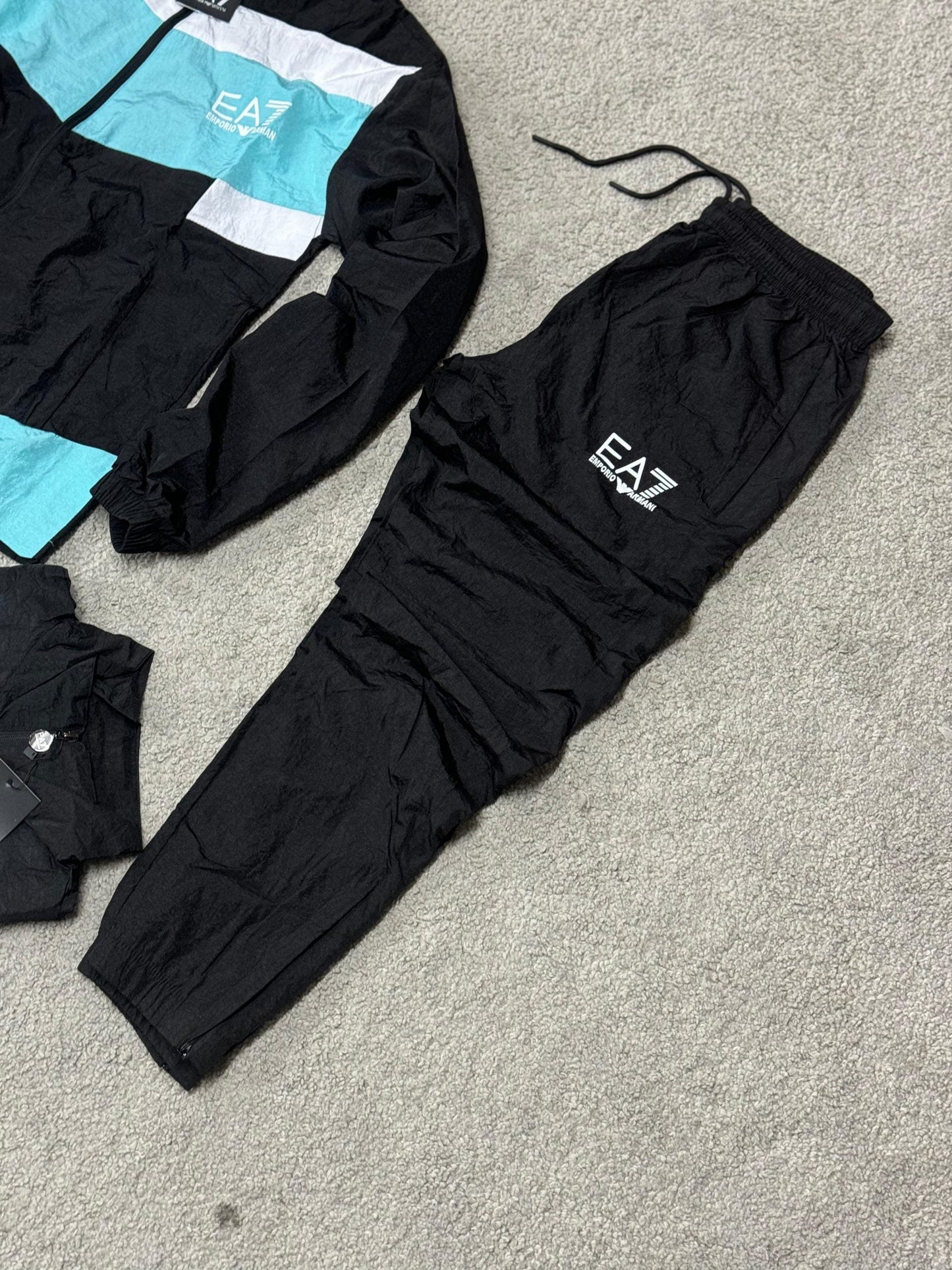 Chandal Armani (azul y negro) Max calidad