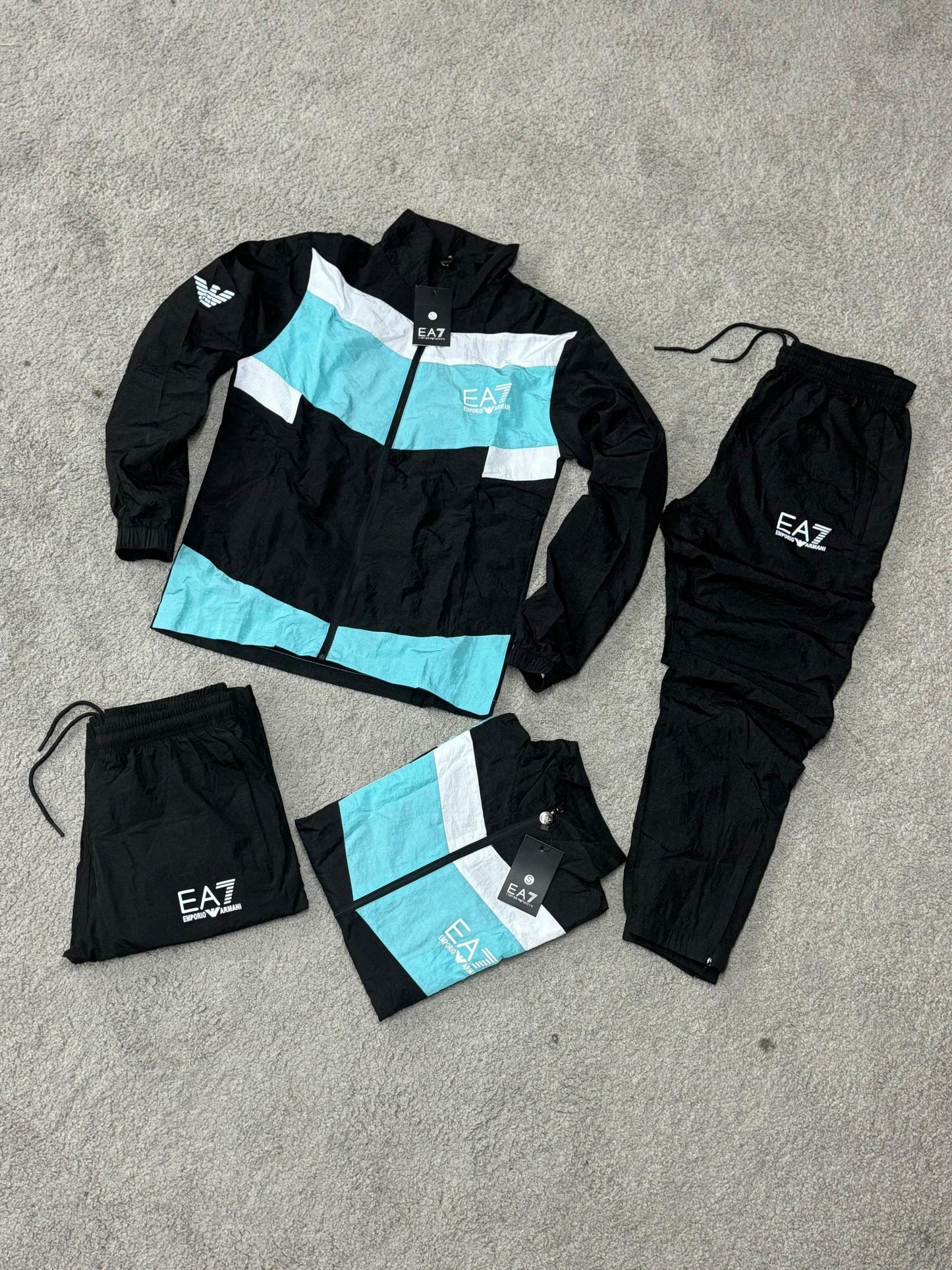 Chandal Armani (azul y negro) Max calidad