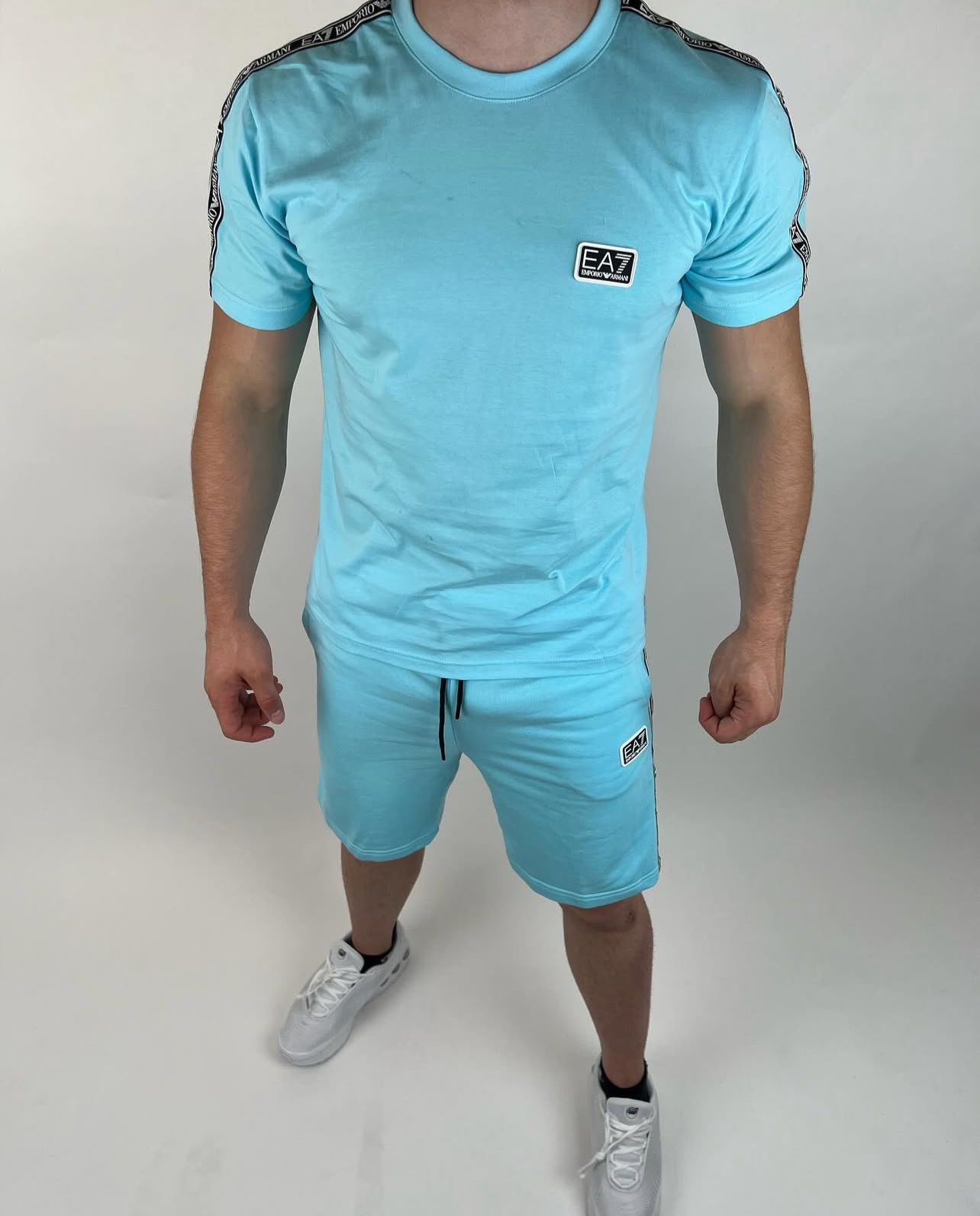 Conjunto de verano EA7