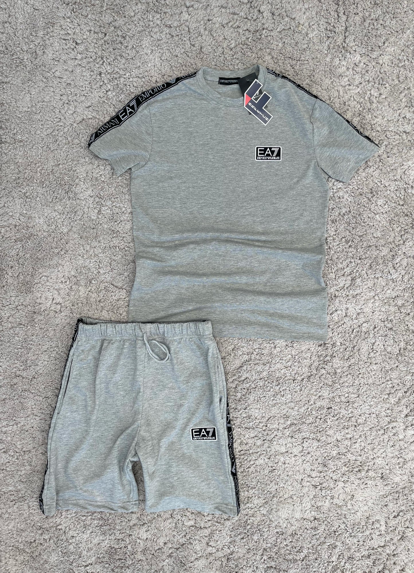 Conjunto de verano EA7 gris