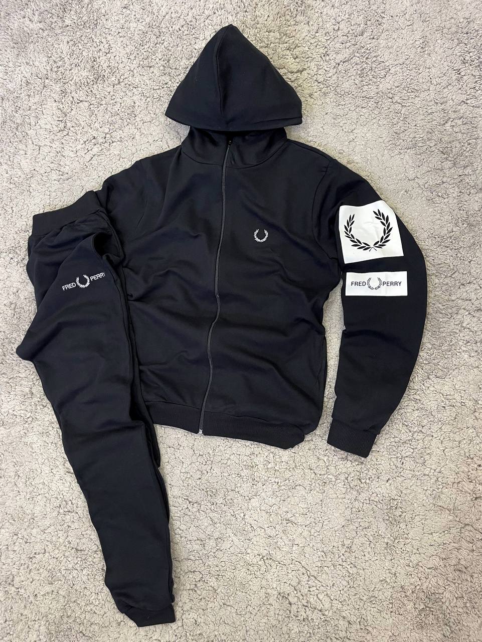 Chandal “Fred perry” "Baja calidad"