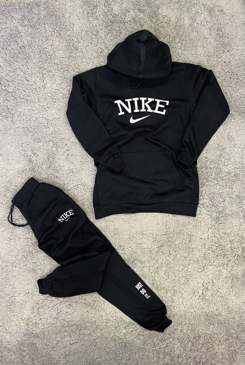 Chándal Nike negro “novedad” "Baja calidad"