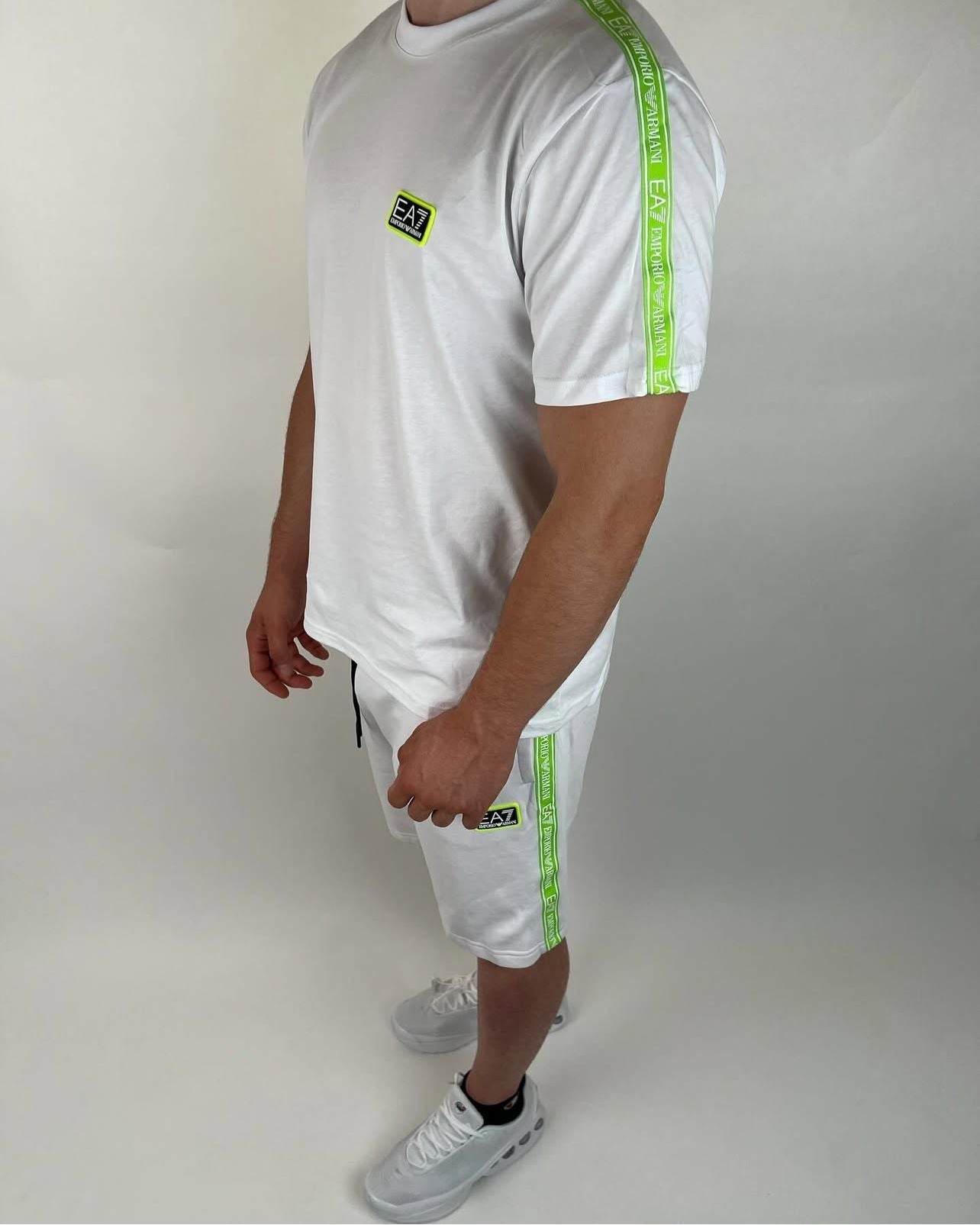 Conjunto de verano EA7