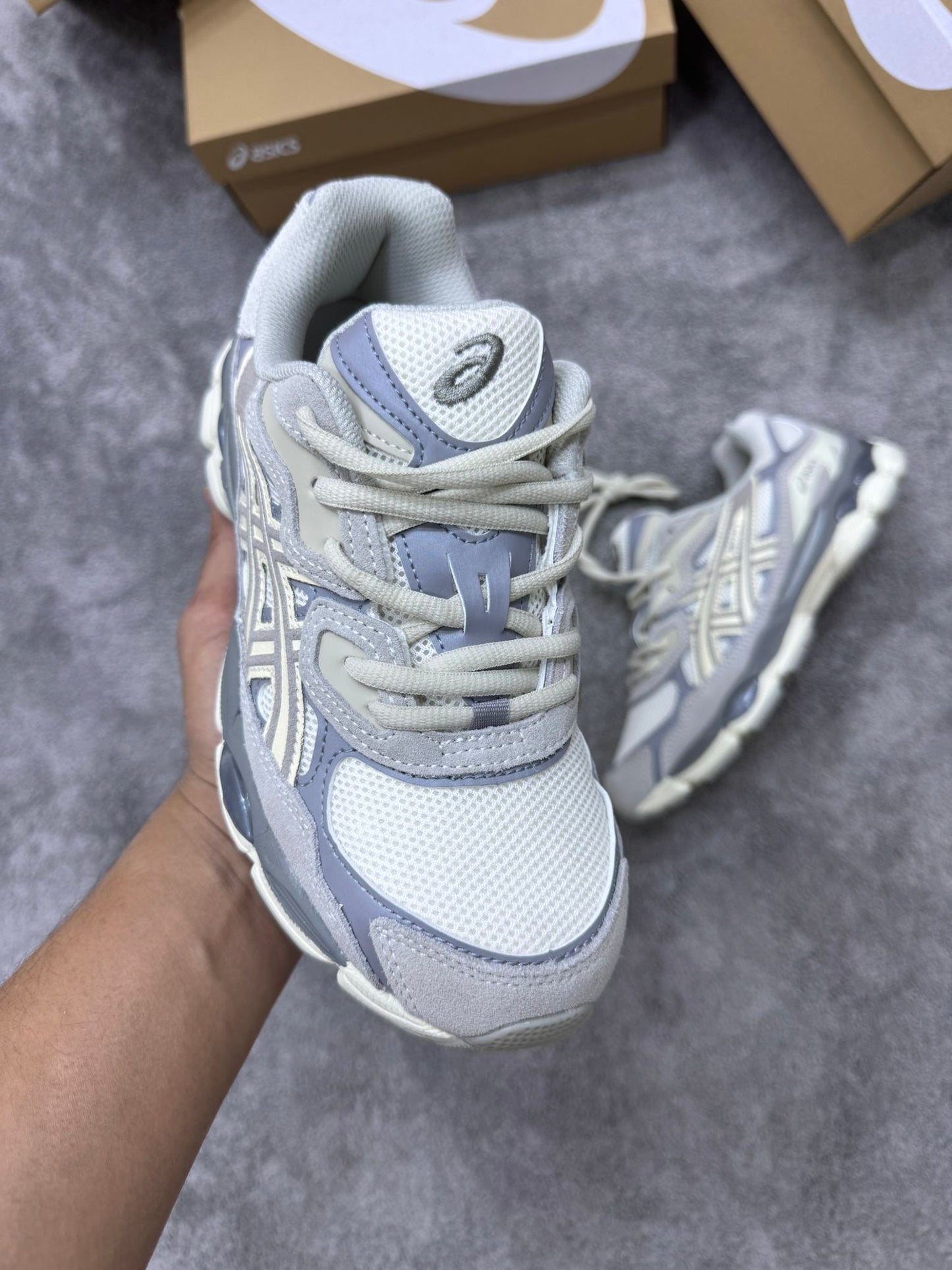 Asics GEL-NYC “con gris”