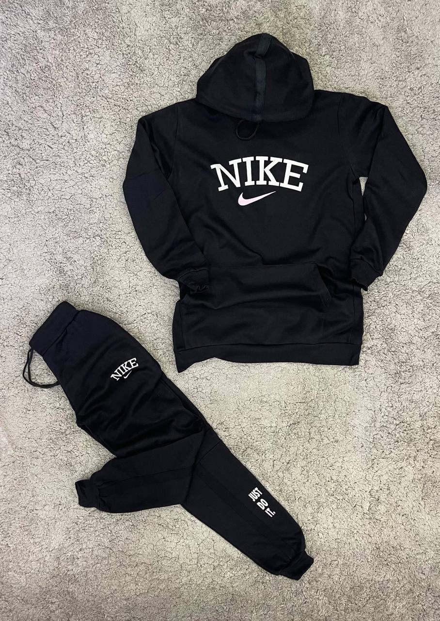 Chándal Nike negro “novedad” "Baja calidad"