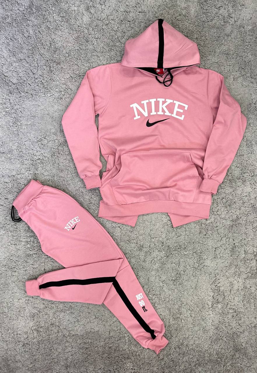 Chándal Nike rosa “novedad” "Baja calidad"