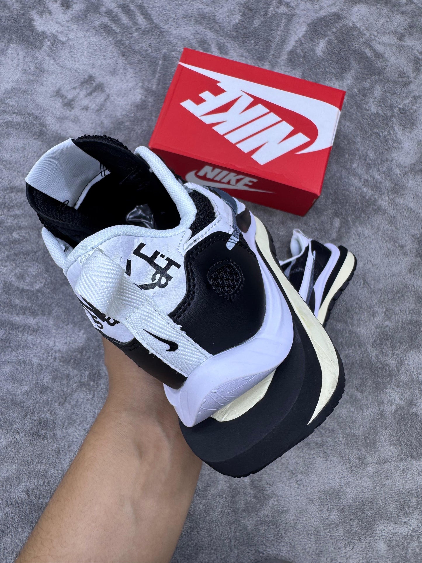 Nike x scai vaporwaffle black white