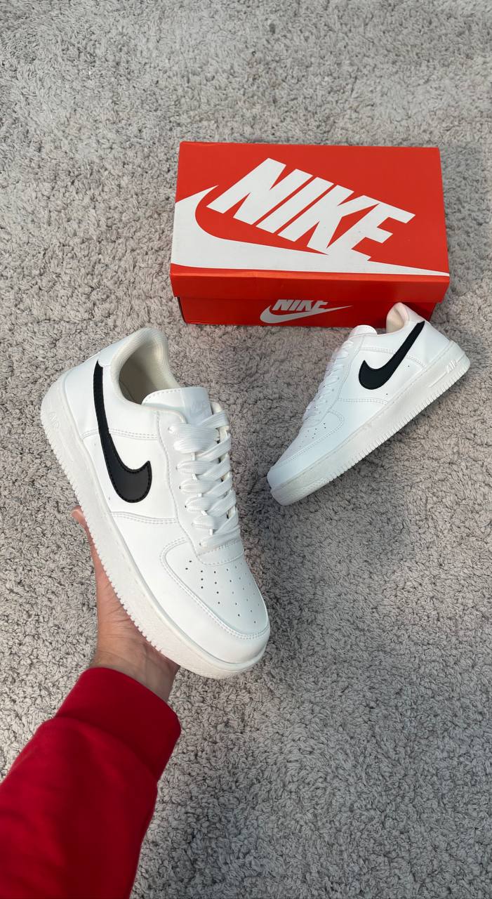 Air Force 1 logo negro "Baja calidad"