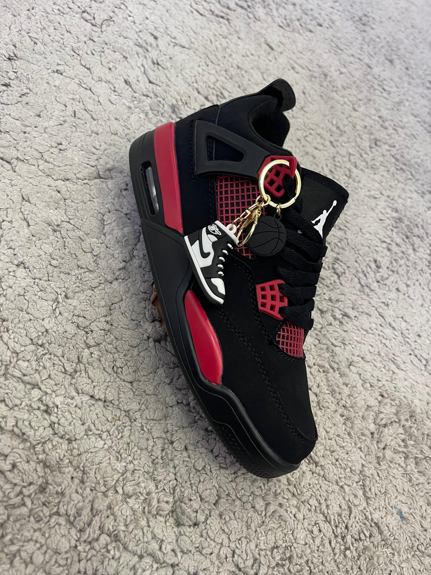 Jordan 4 "calidad media"