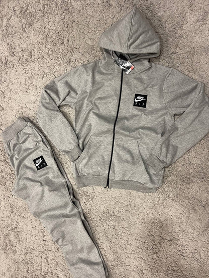 Chándal Nike gris “novedad” "Baja calidad"
