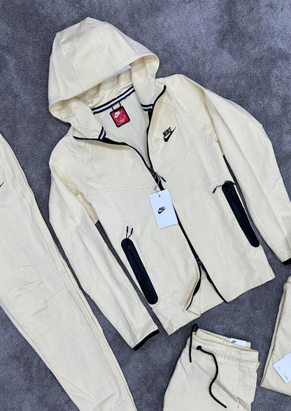 Chandal Nike Tech