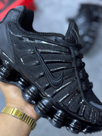NIKE SHOX ( Negras)