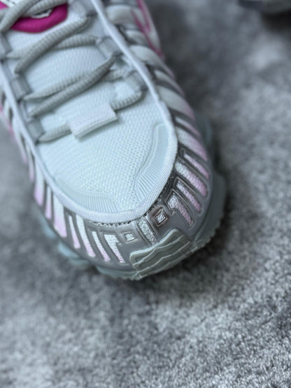 NIKE SHOX (Blanco & Rosa)