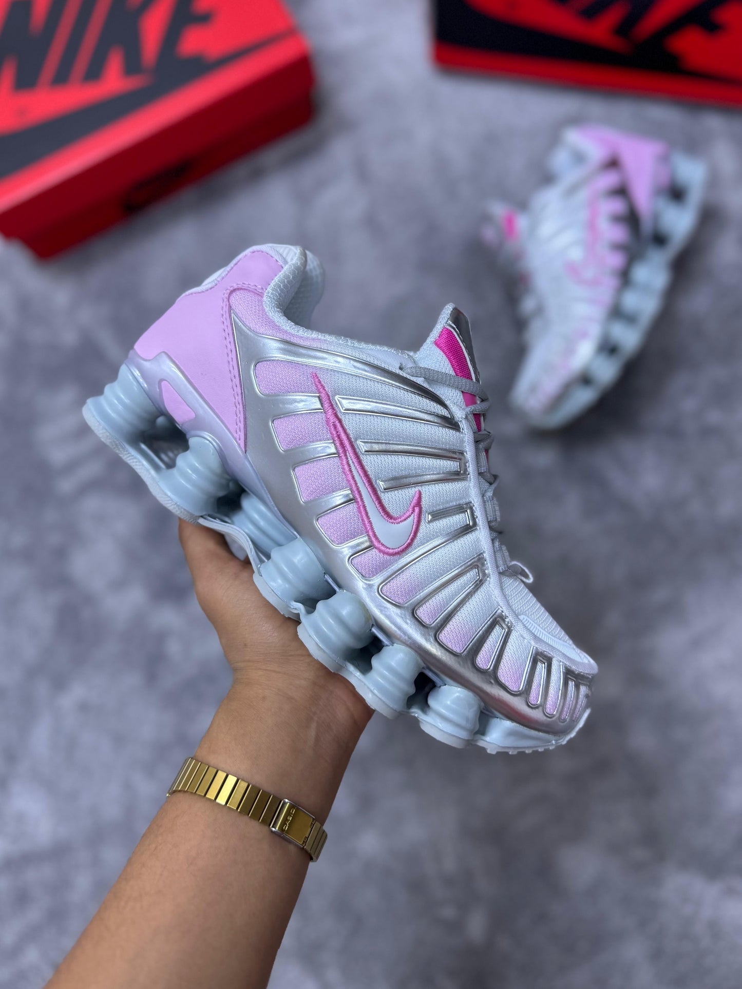 NIKE SHOX (Blanco & Rosa)