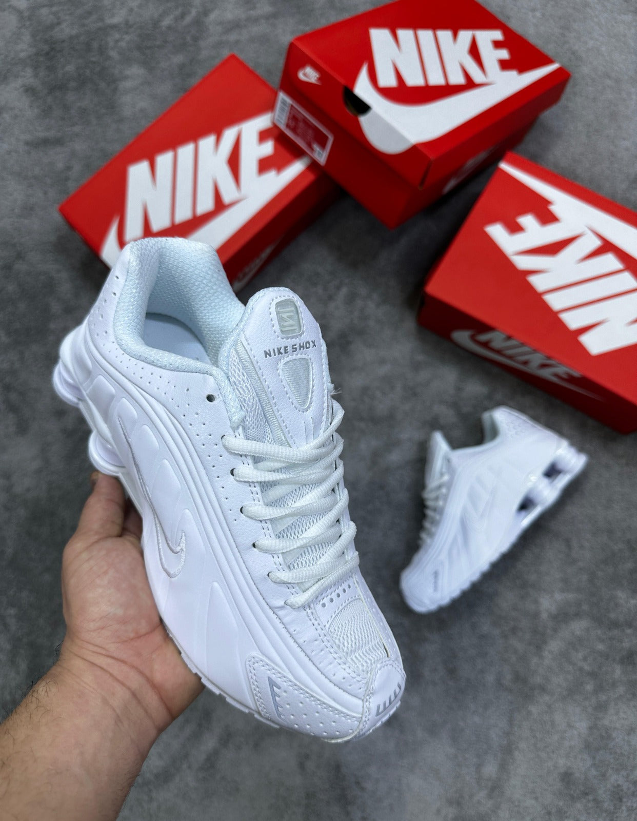 Nike Shox R4