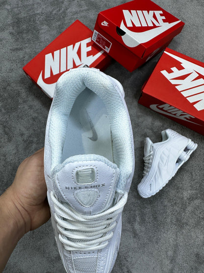Nike Shox R4
