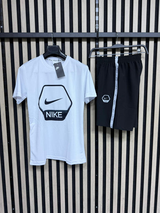 Conjuntos Nike (BLANCO Y NEGRO)